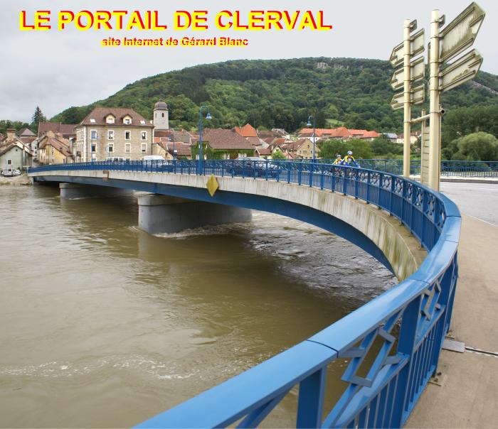 Le pont de Clerval pendant la crue d'aot 2007