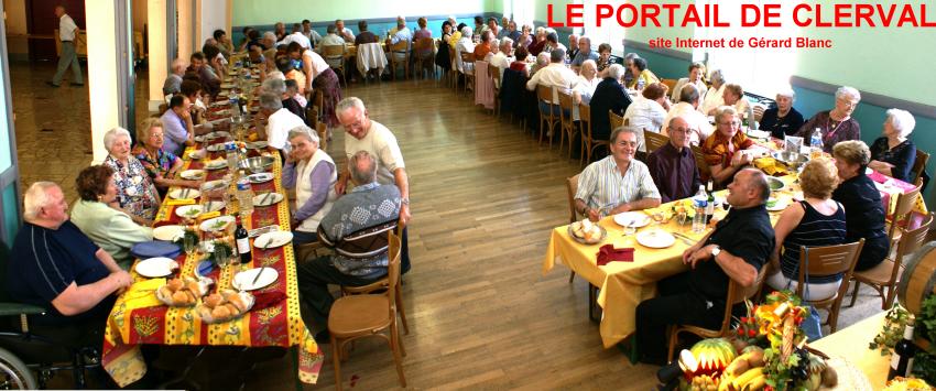 Les anciens de Clerval et Santoche runis  l'htel de ville