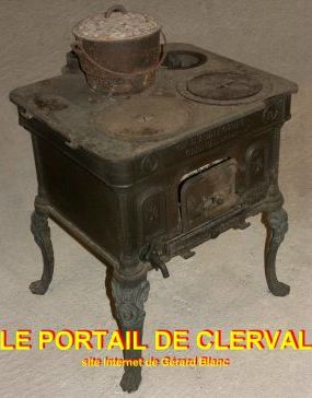 Un pole  4 marmites fabriqus  la fonderie de Clerval