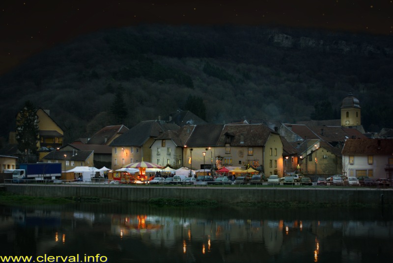 vue gnrale sur Clerval la nuit avec clairage de Nol